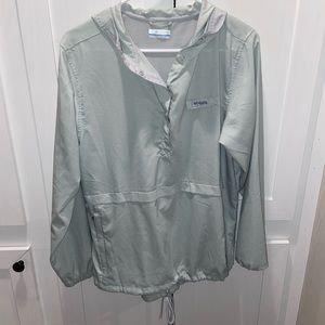 Women’s medium light weight Columbia jacket